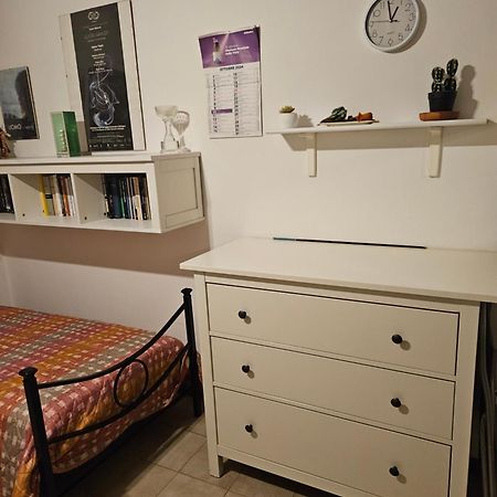 Stanza In Appartamento Privato Zona San Vitale بولونيا المظهر الخارجي الصورة